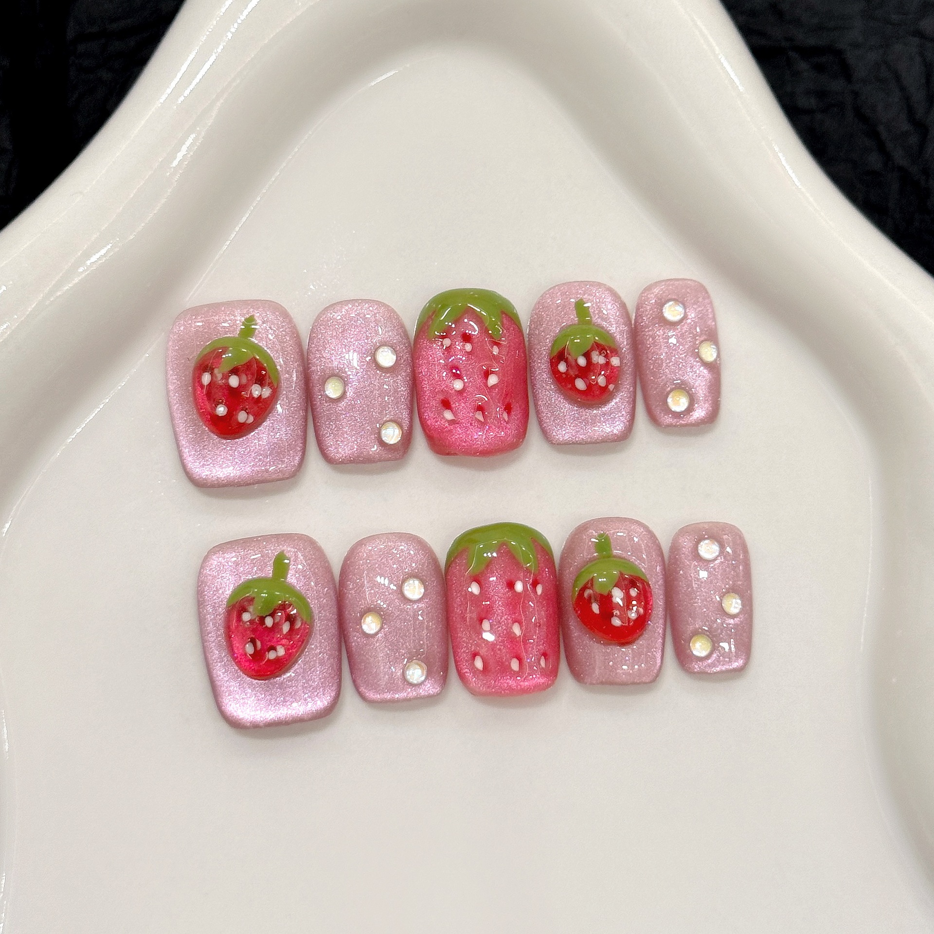 10pcs Cute Red Strawberry Pres – обзор и цена Resin Art Flower